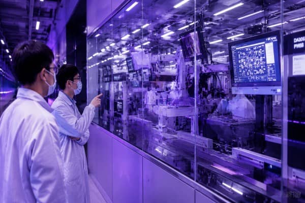 South Korea Unveils a Plan to Invest $880 Billion in Chips & AI