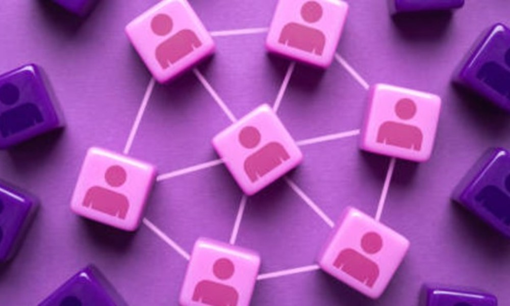 How Companies Choose Between Public & In-House Training